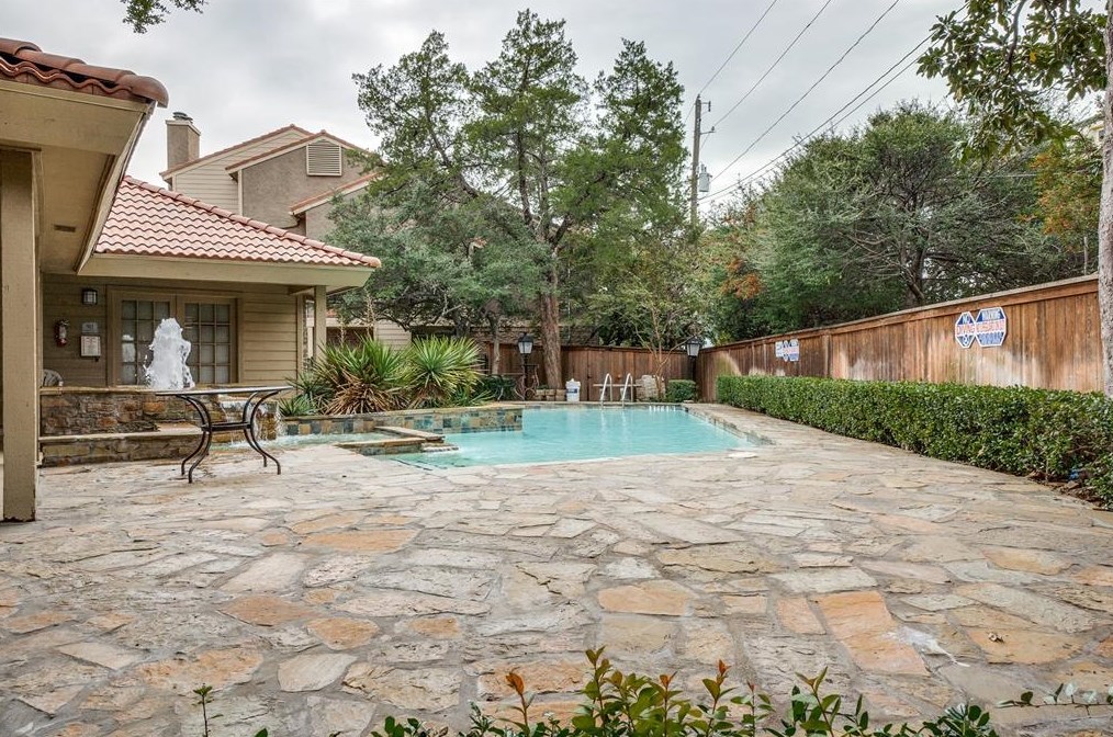 5200 Martel Ave, Dallas TX  75206-5600 exterior