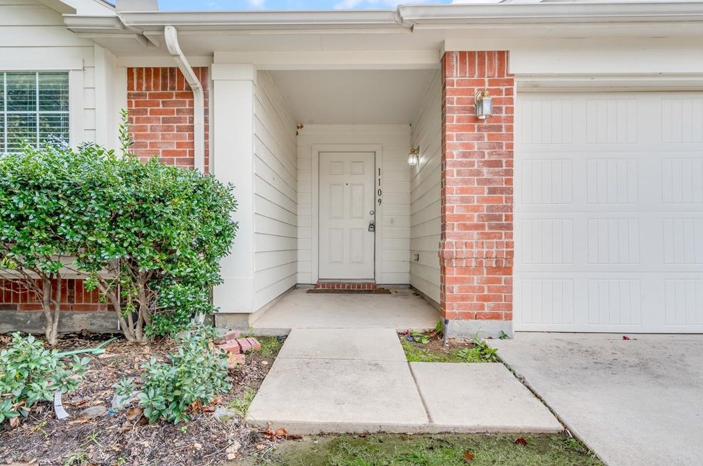 1109 April Springs Dr, Fort Worth, TX 76134
