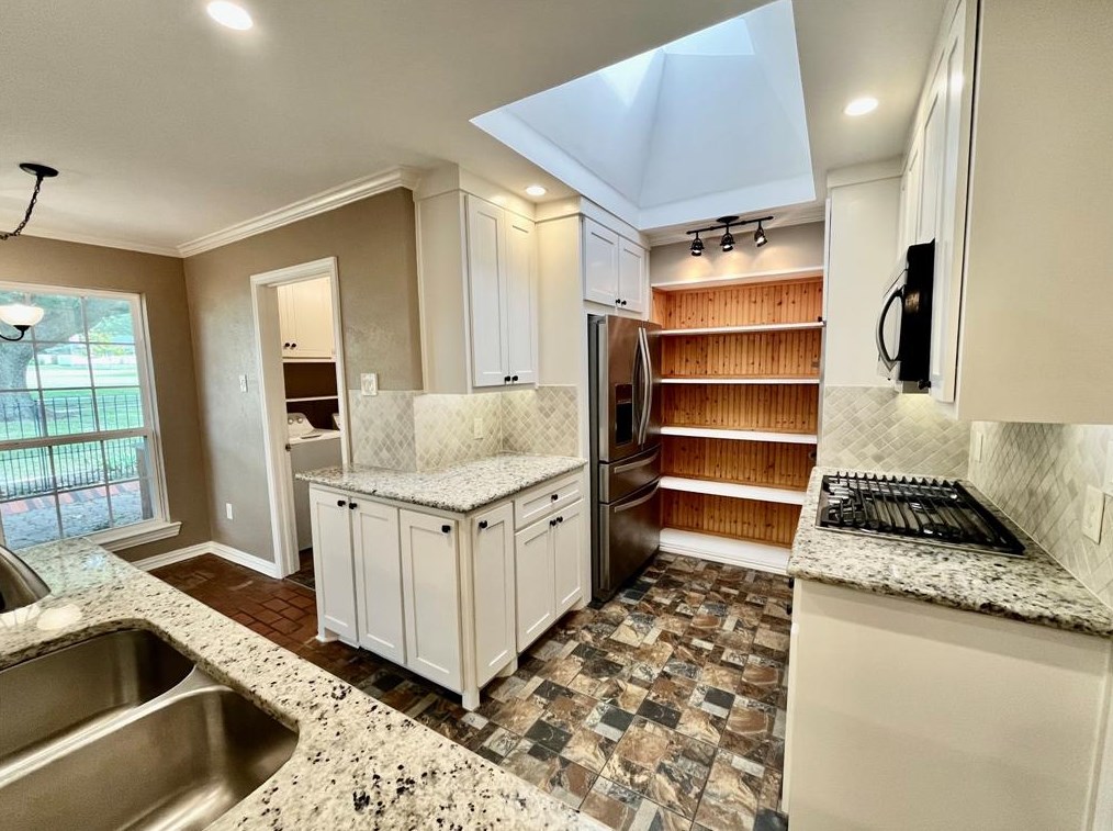 15515 Earlport Cir, Dallas, TX 75248