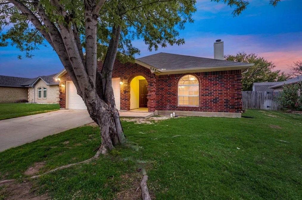 548 Asbury Dr, Fort Worth, TX 76179