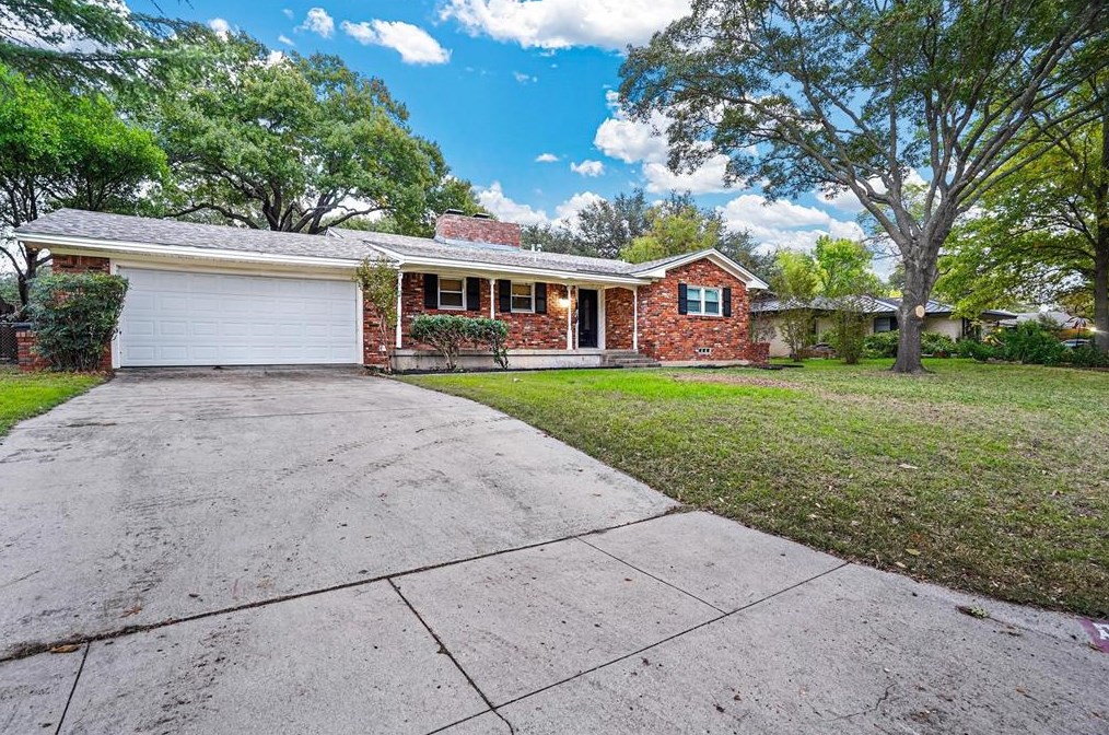 3905 Piedmont Rd, Fort Worth, TX 76116