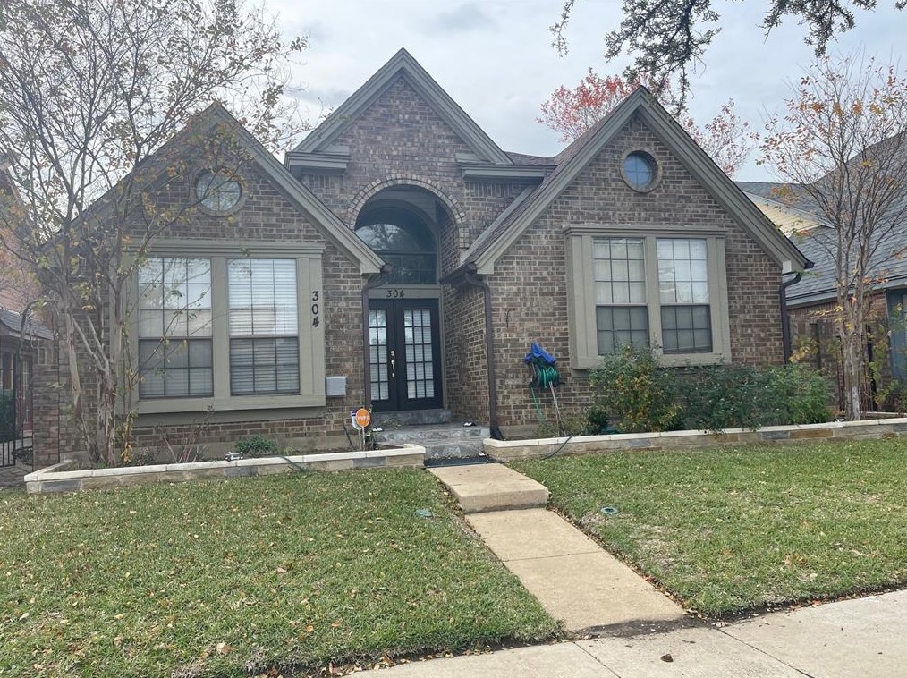 304 Cimarron Trl, Irving, TX 75063