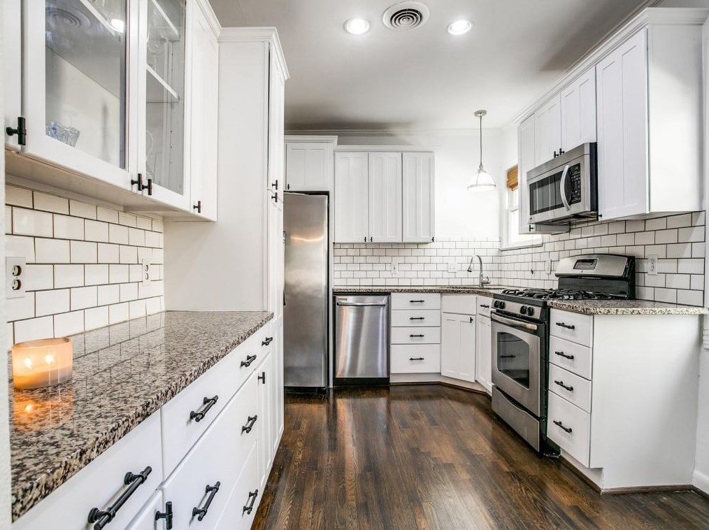 423 Valencia St, Dallas TX  75223-1318 exterior