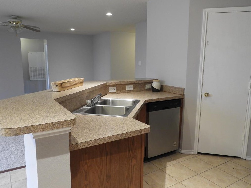 9604 Woodrow Wilson Dr, Mckinney TX  75070-8430 exterior