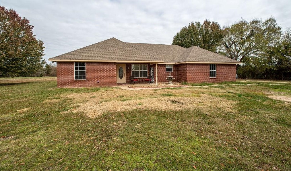 1385 Fm 194, Blossom, TX 75416