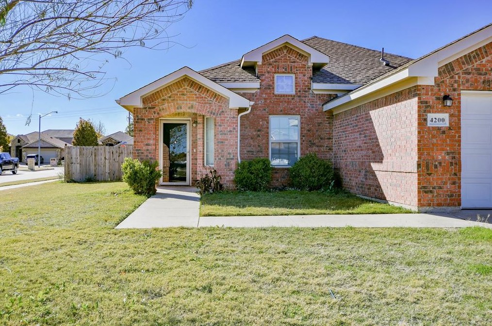 4200 Jasper Ln, Granbury, TX 76049