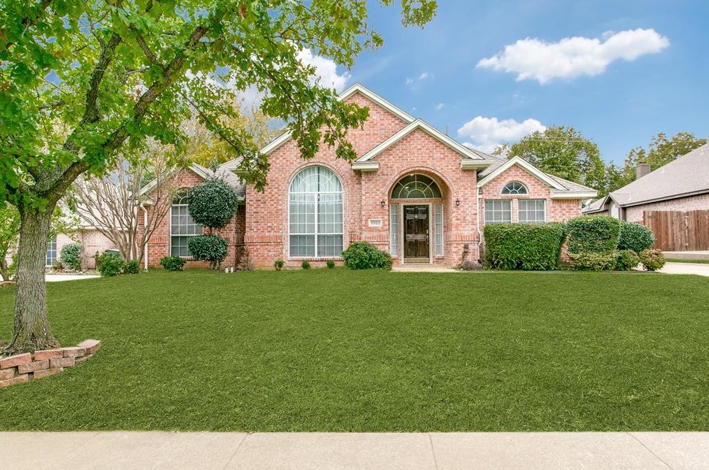 2921 Silvercrest Ln, Grapevine, TX 76051