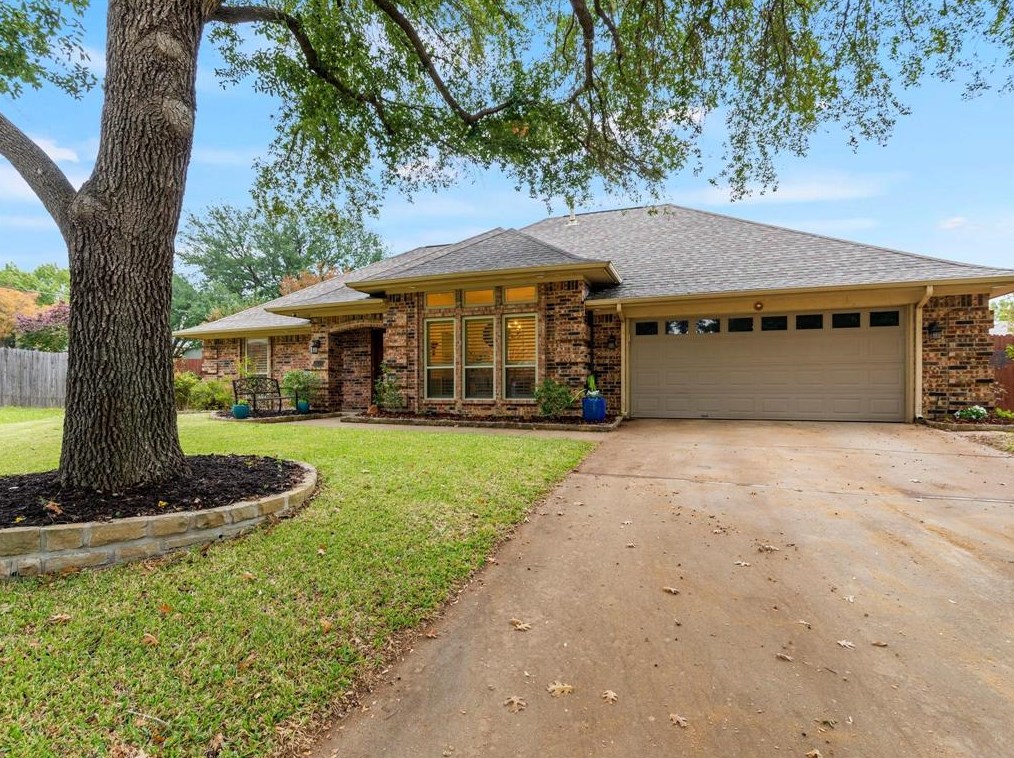 4101 Windomere Dr, Grapevine, TX 76051-6557