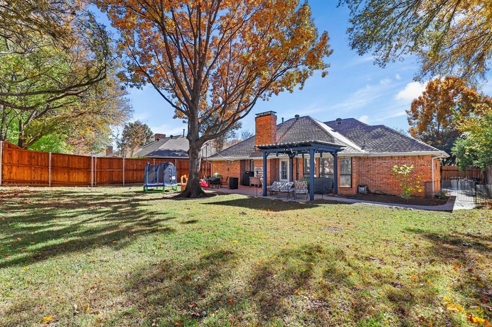 2300 Timberglen Dr, Lewisville, TX 75028