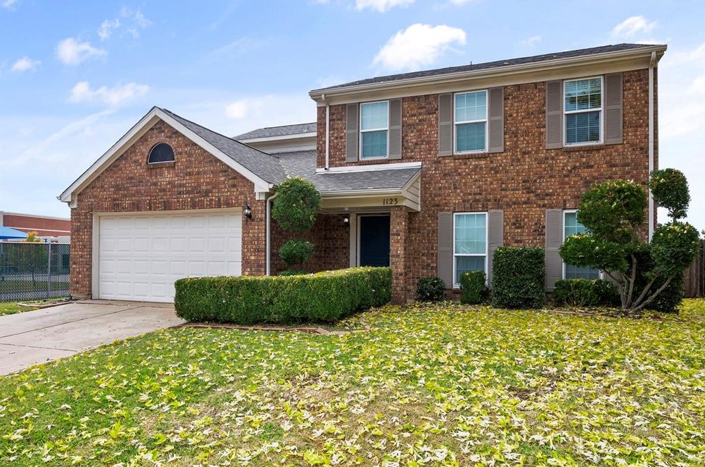 1123 Concord Dr, Midlothian, TX 76063