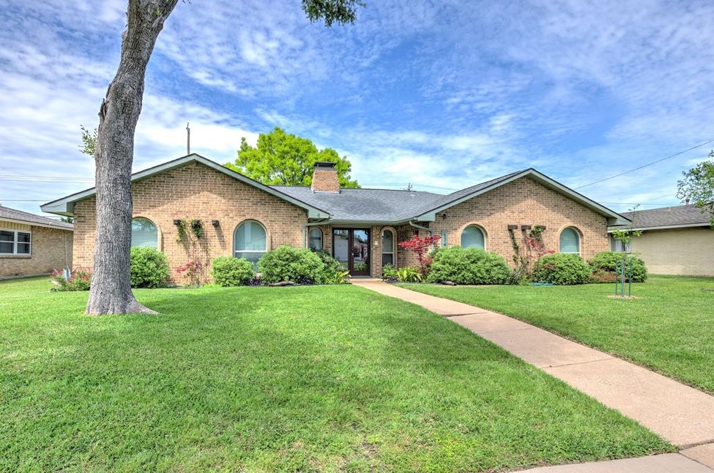 6747 Winterwood Ln, Dallas, TX 75248