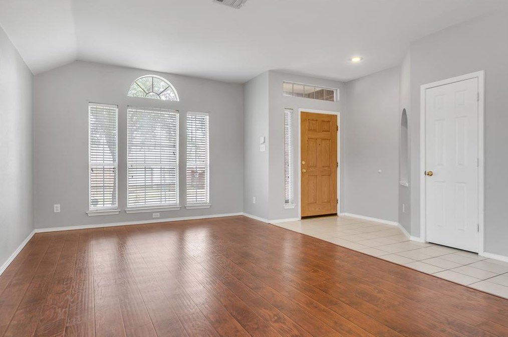 6921 Highland Crest Ln, Garland, TX 75048