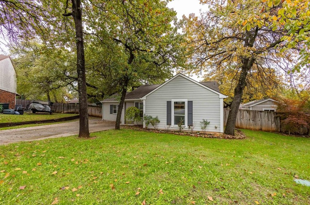 636 Winter Wood Dr, Grapevine, TX 76051-3116