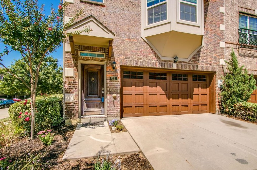 7811 Liverpool Ln, Irving, TX 75063