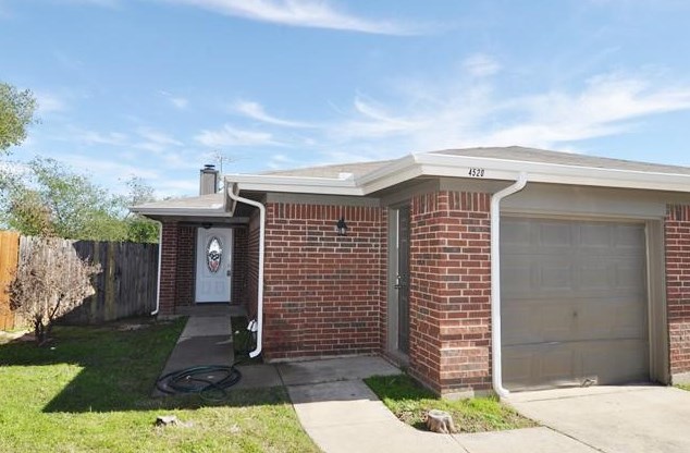 4520 Riptide Ct, Fort Worth, TX 76135