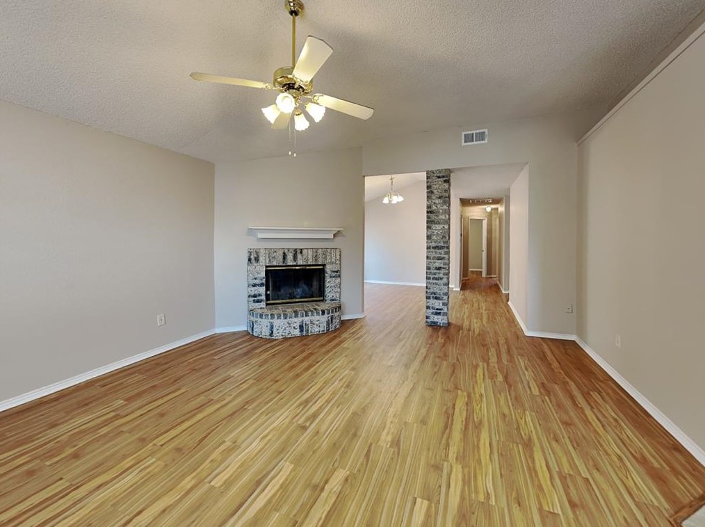 7929 Gardengate Ln, Fort Worth, TX 76137