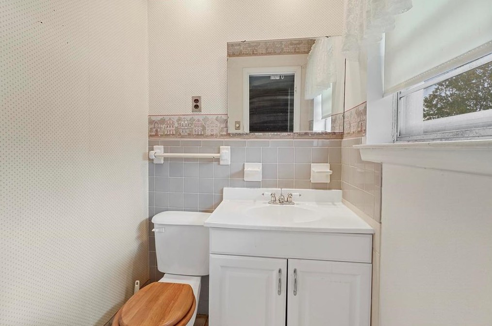 2409 Moreland Dr, Mesquite TX 75150-5325 exterior