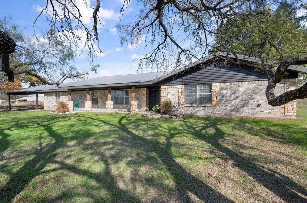 7956 County Road 4060, Blooming Grove, TX 76626