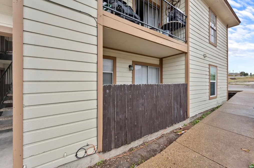 8000 Cambridge Cir #a, Fort Worth, TX 76108
