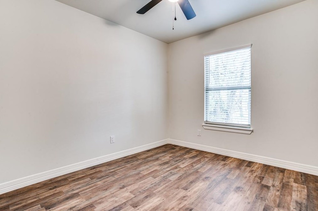 3014 Ivandell Ave, Dallas TX  75211-5621 exterior