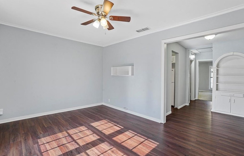 210 W Willingham St #b, Cleburne, TX 76033