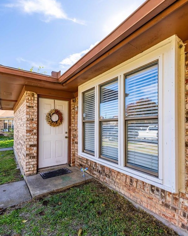 1846 Family Cir, Grand Prairie, TX 75051-4070