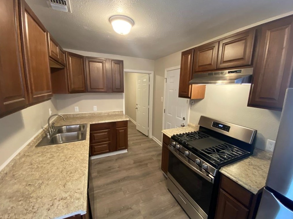 1101 Vista Dr, Mesquite TX  75149-5244 exterior