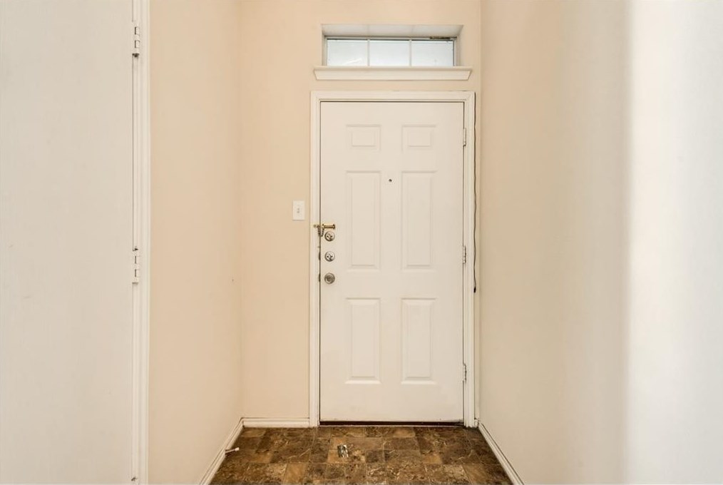 1125 Castle Springs Rd, Fort Worth, TX 76134
