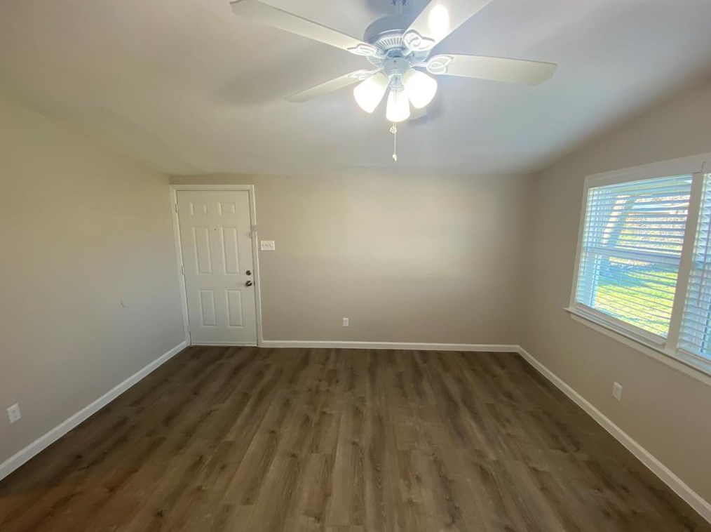 615 E Miller Rd, Garland, TX 75041