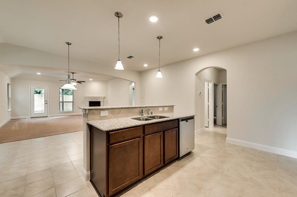 417 Bird Creek Dr, Oak Point, TX 75068