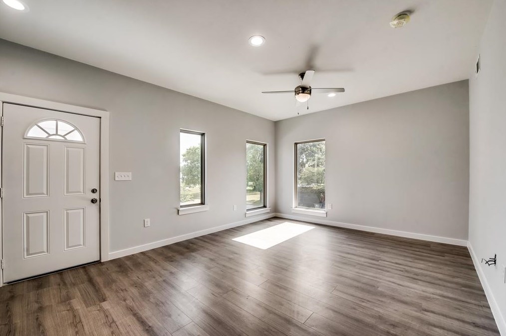 1531 Hickory St, Dallas, TX 75215-2038