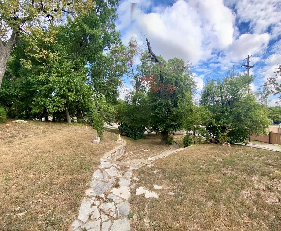 3102 W Jefferson Blvd, Dallas, TX 75211