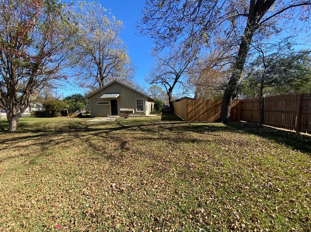 206 College St, Joshua, TX 76058-3133