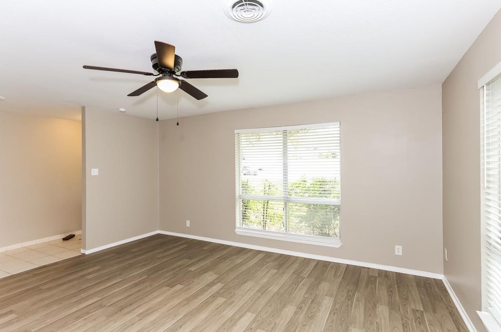 13 Kingston Ct, Bedford, TX 76022