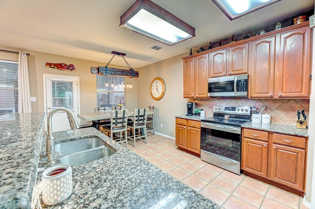 2304 Sheldon Dr, Mckinney TX 75070-2442 exterior