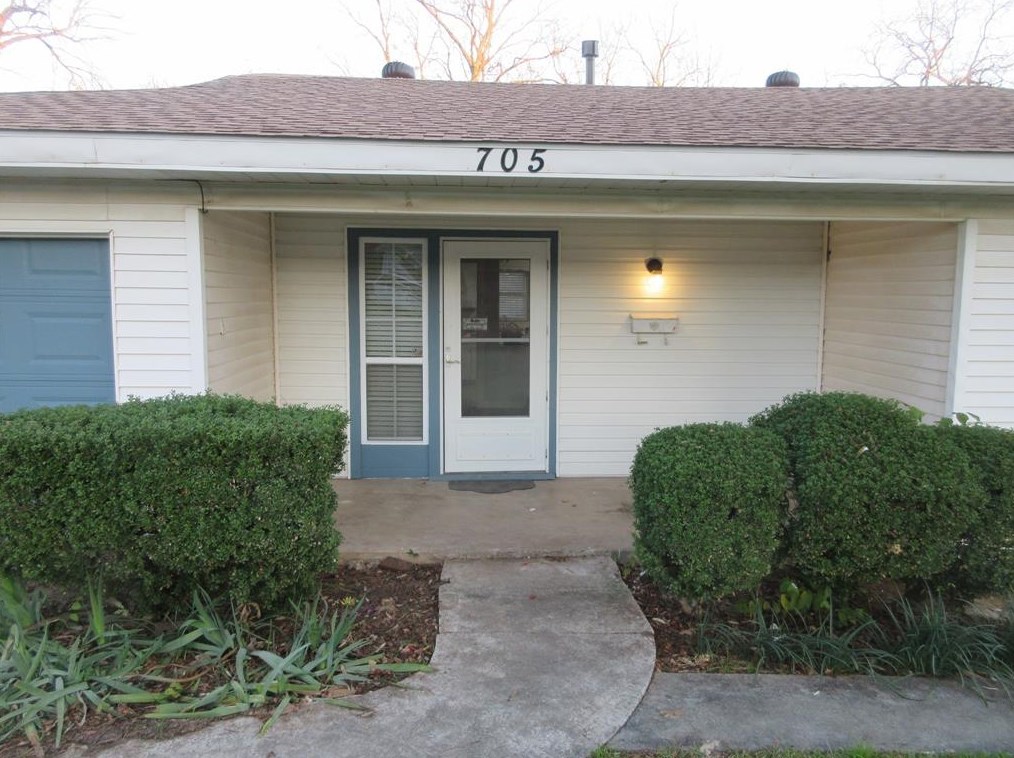 705 Vine St, Euless, TX 76040