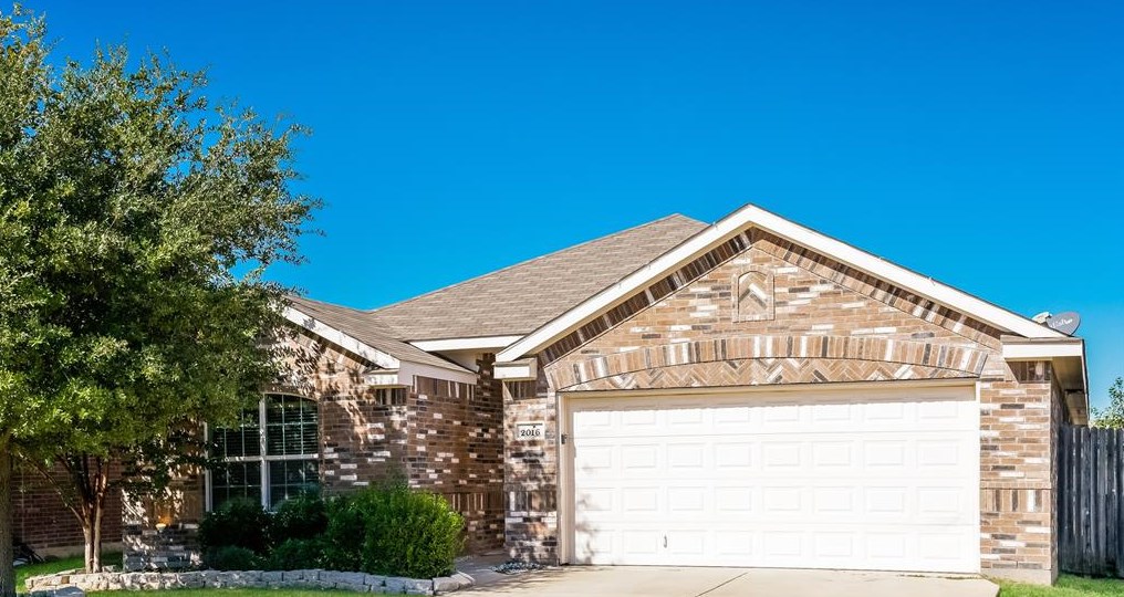 2016 Cattle Creek Rd, Fort Worth, TX 76134