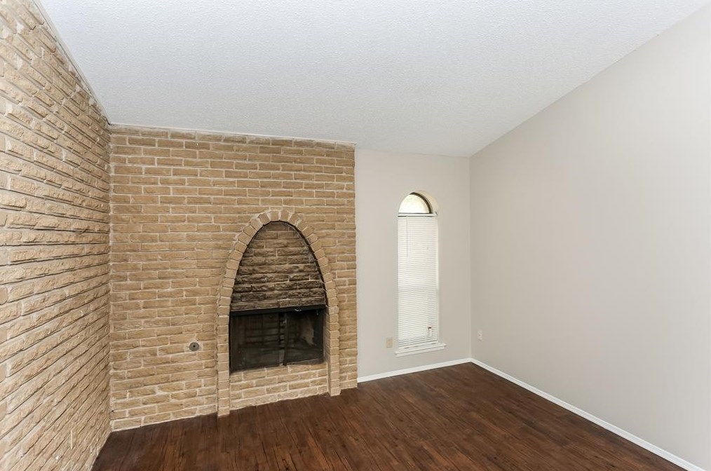 302 Wildbriar Dr, Garland, TX 75043