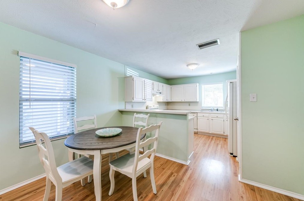 2507 Beverly Hills Ln, Mesquite TX  75150-1166 exterior