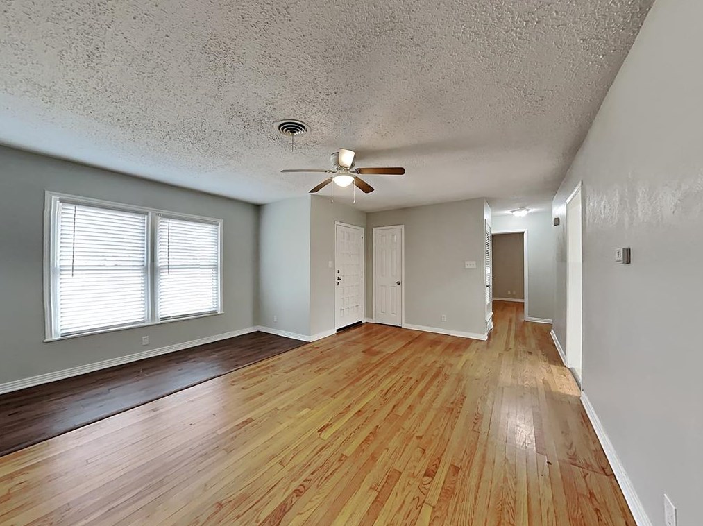 109 Sw Murphy Rd, Burleson, TX 76028