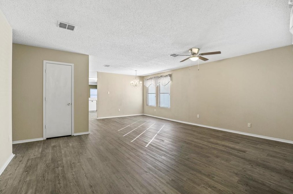 8609 Clear River Ln, Denton, TX 76210