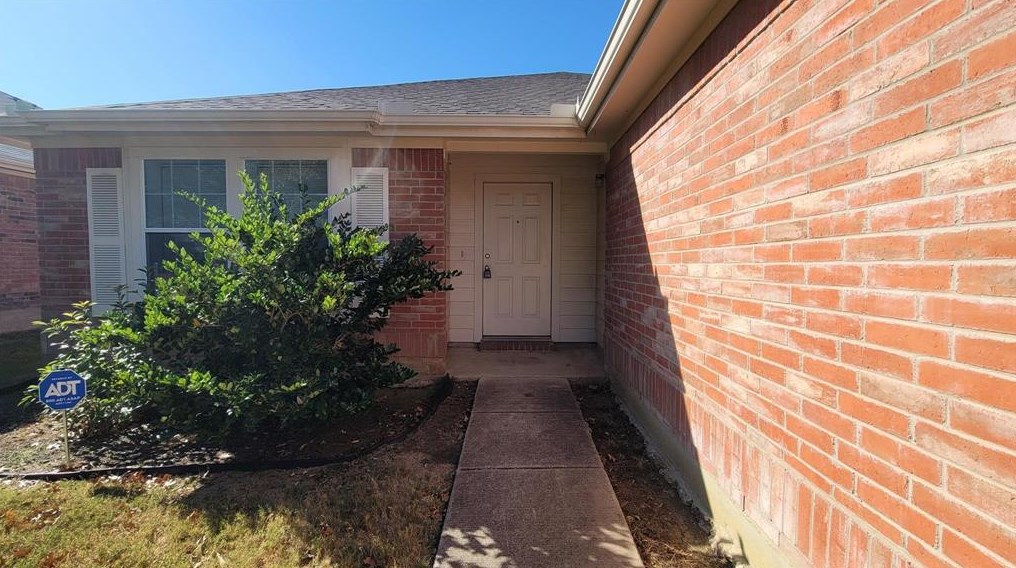 5727 Hunters Bend Ln, Dallas, TX 75249