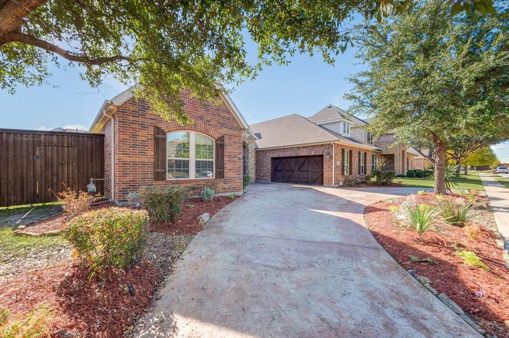 1011 High Hawk Trail, Euless, TX 76039
