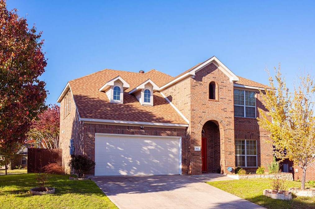 801 E Alexander Ln, Euless, TX 76040