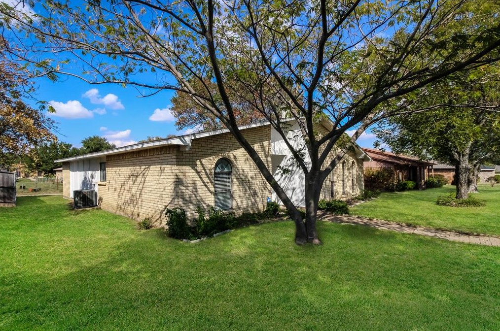 633 Priscilla Ln, Desoto, TX 75115