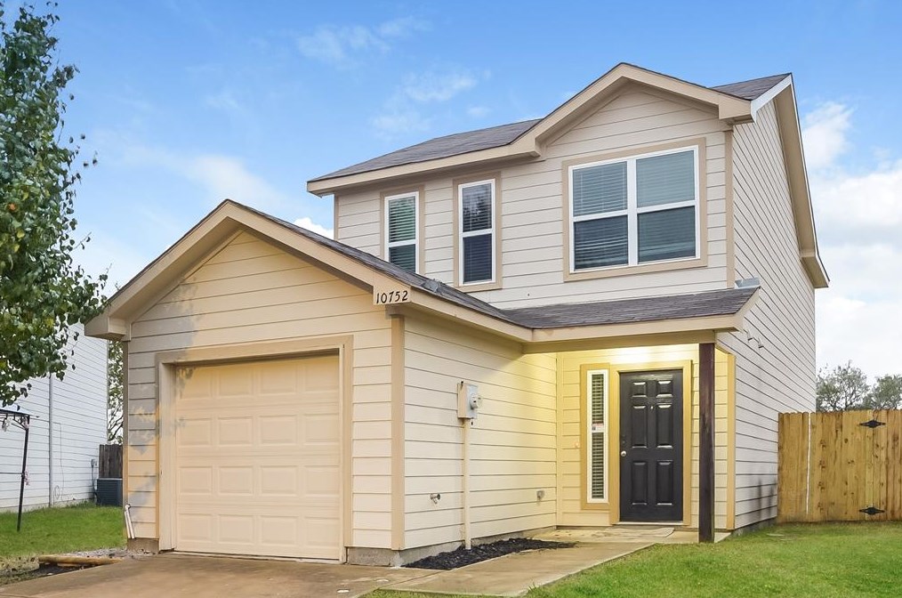 10752 Many Oaks Dr, Fort Worth, TX 76140
