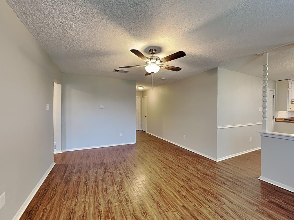 628 Nw Renfro St, Burleson, TX 76028