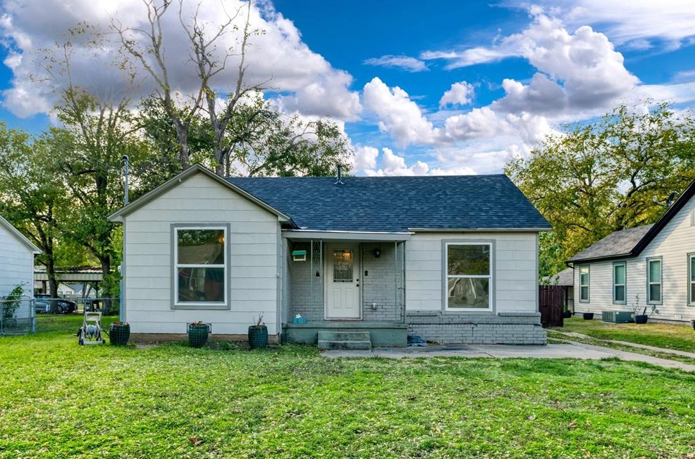 1806 N Wharton St, Sherman, TX 75092