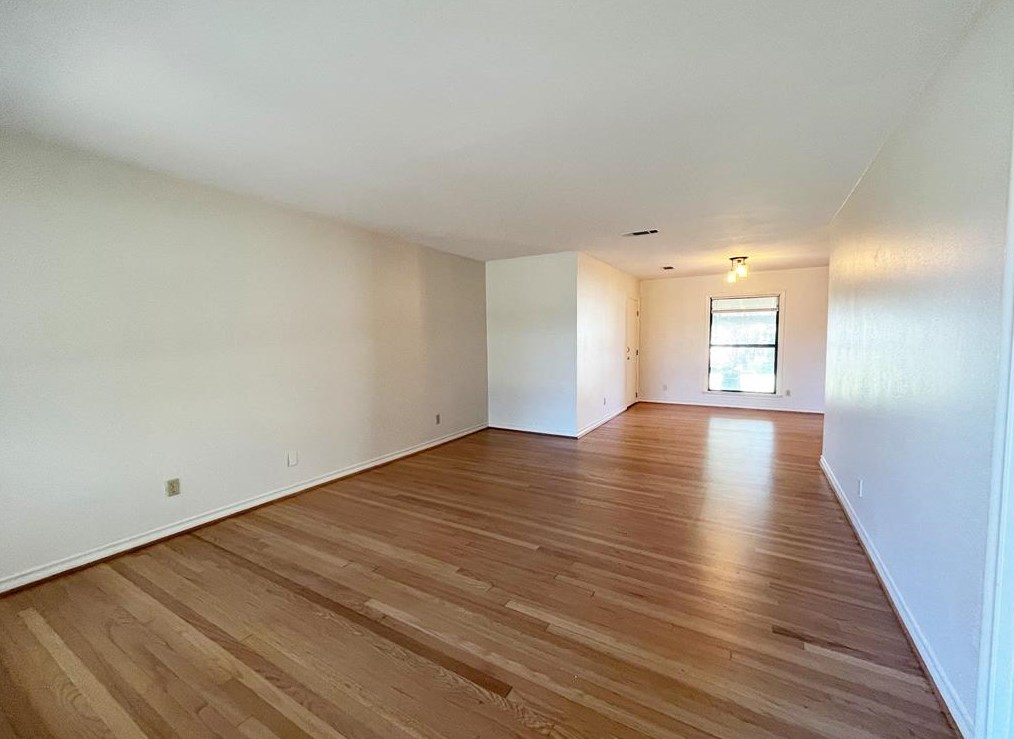 9412 Forest Hills Blvd, Dallas, TX 75218