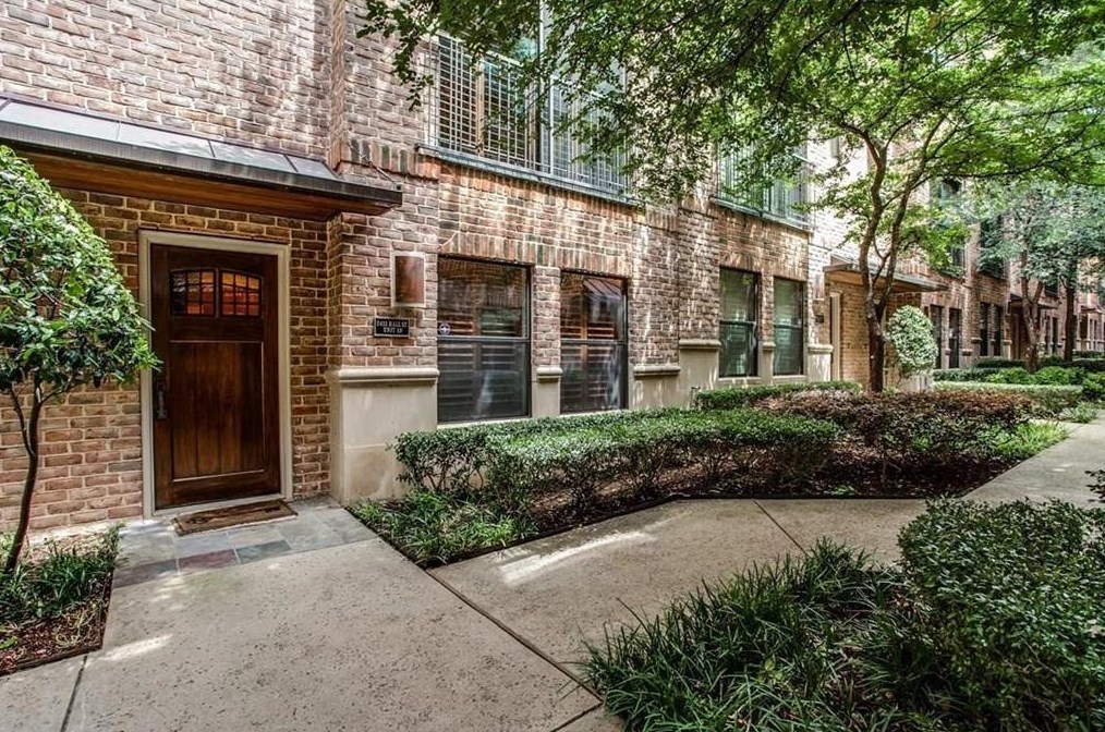 2411 N Hall St Apt 10, Dallas, TX 75204